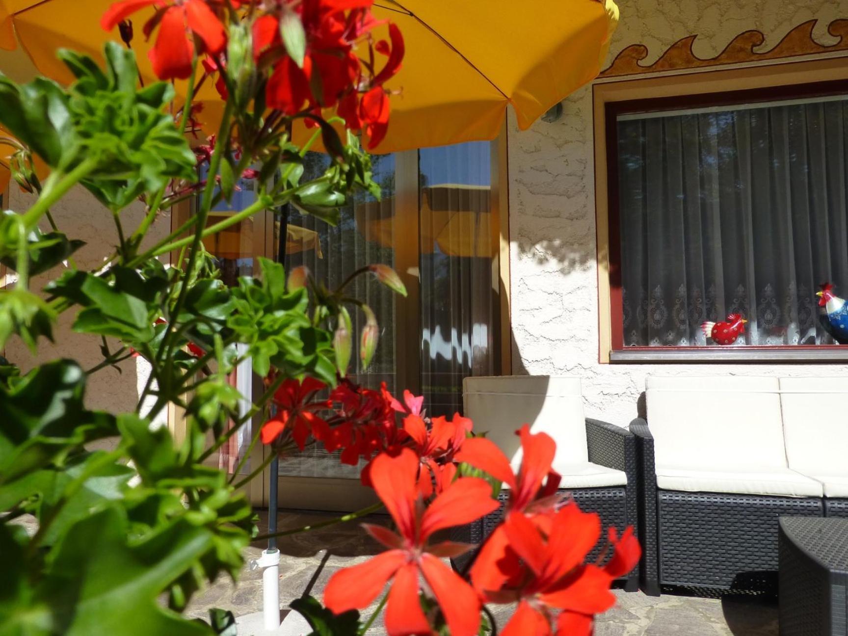 Garni Helfer Dobbiaco Exterior foto